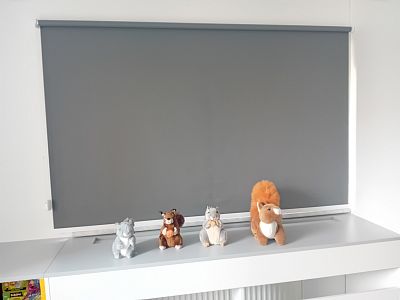 Instalace barevných látkových rolet pro školní družinu v Pardubicích