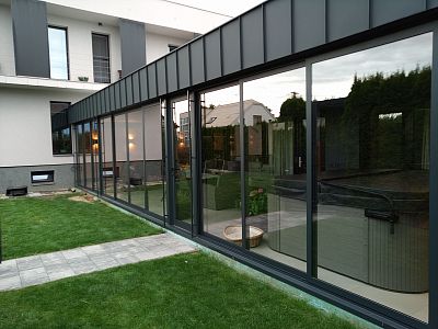 Instalace dálkově ovladatelných venkovních žaluzií Z 90 v Pardubicích