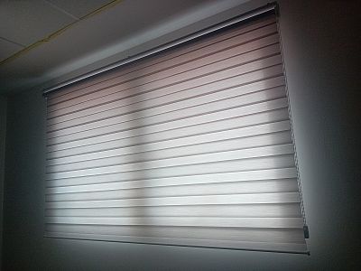 Instalace rolet den a noc a screenových rolet pro budovu Automatických mlýnů v Pardubicích
