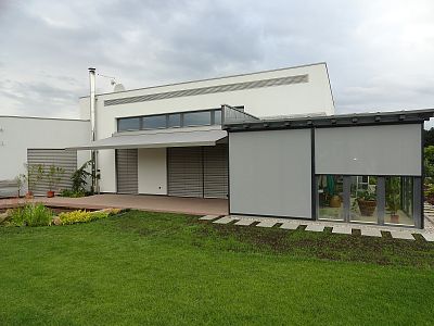 Kompletní venkovní zastínění rodinného domu ve Spojile